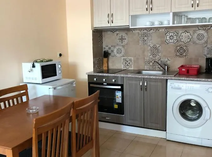 Apartment апартамент-плажна улица